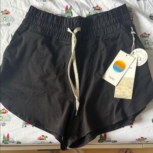 Vuori Women's Halo Performance Short 2.0 Black Heather